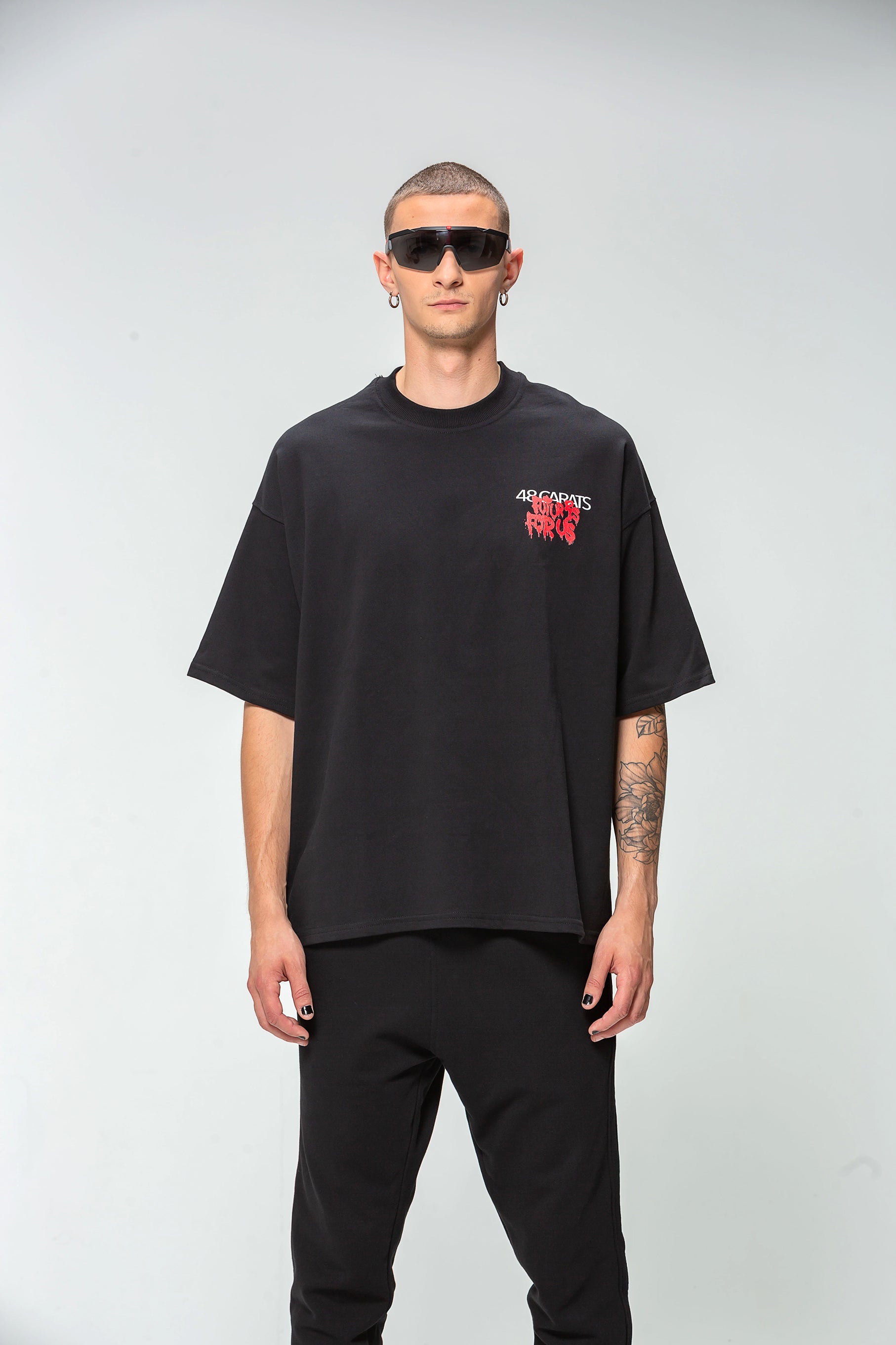 T-shirt noir The World Is Yours