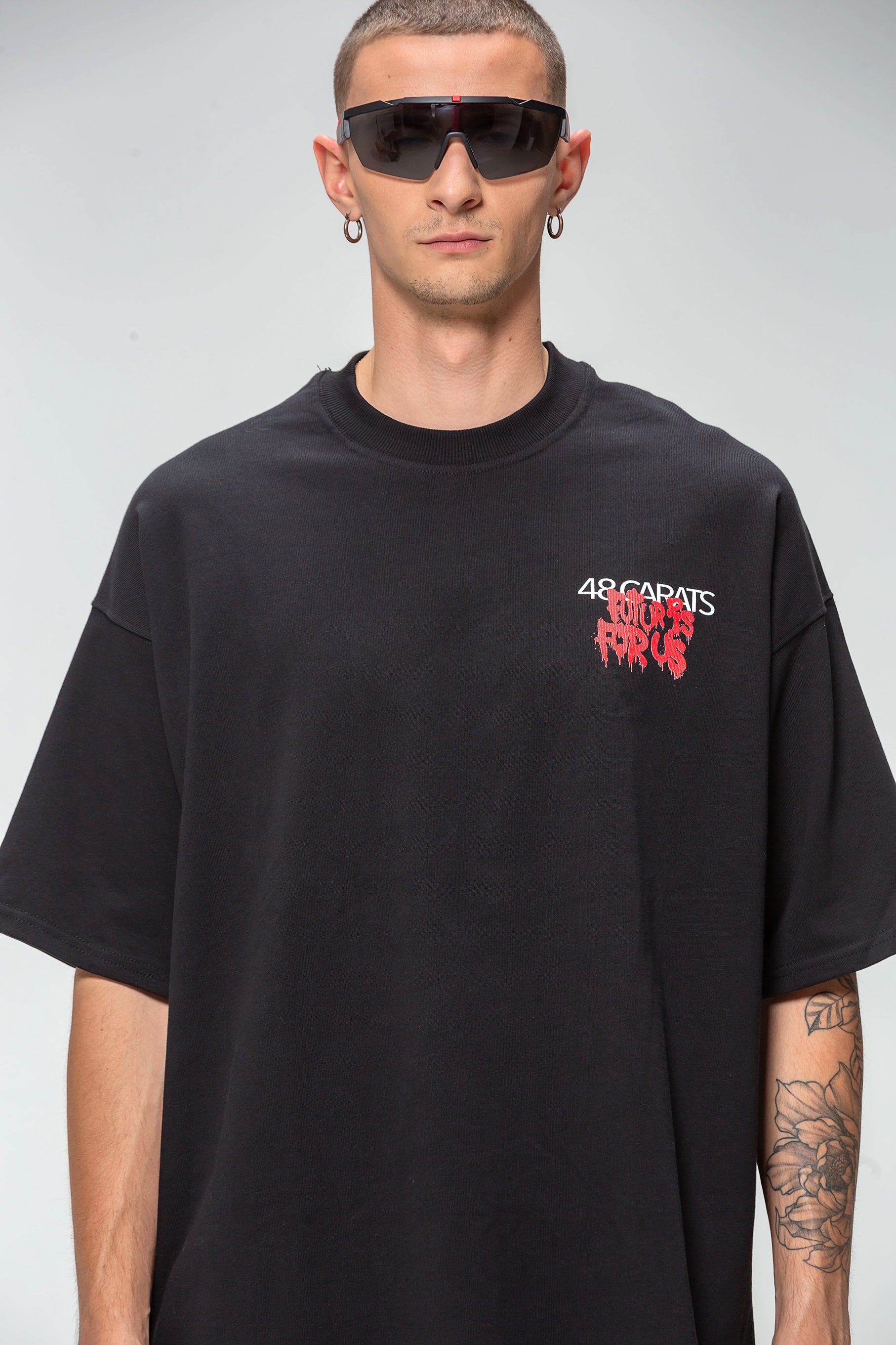 T-shirt noir The World Is Yours