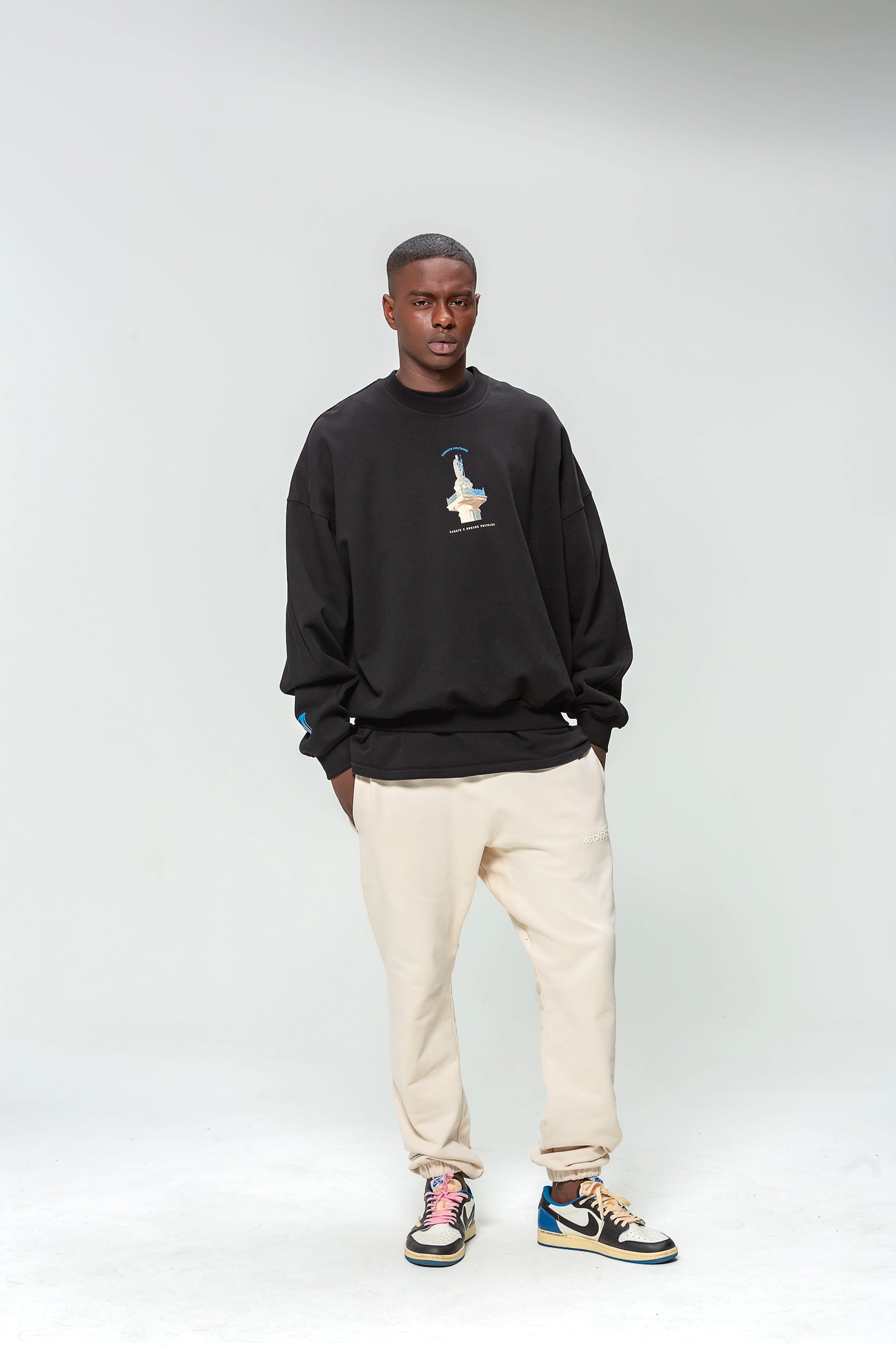 Sweat Col Noir x CARRE VOLTAIRE