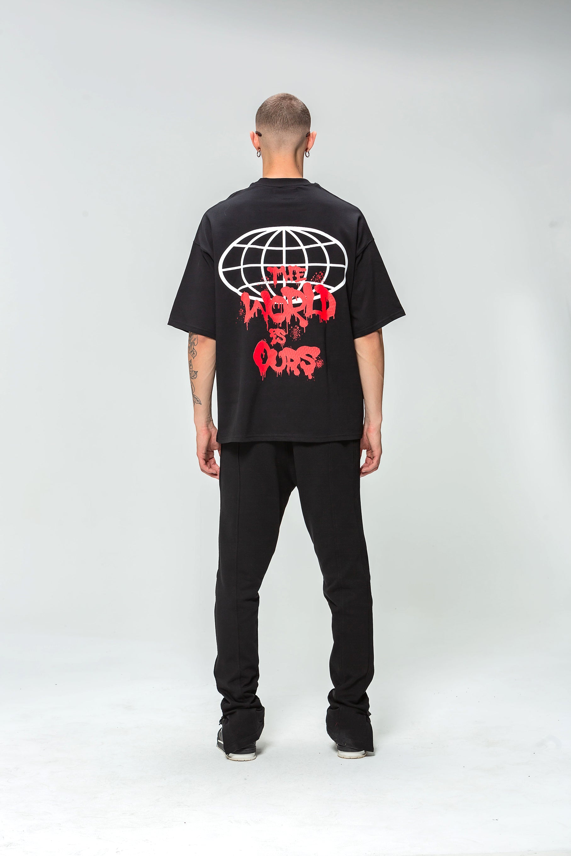The World Is Yours 48 Carats Black Oversized T-Shirt