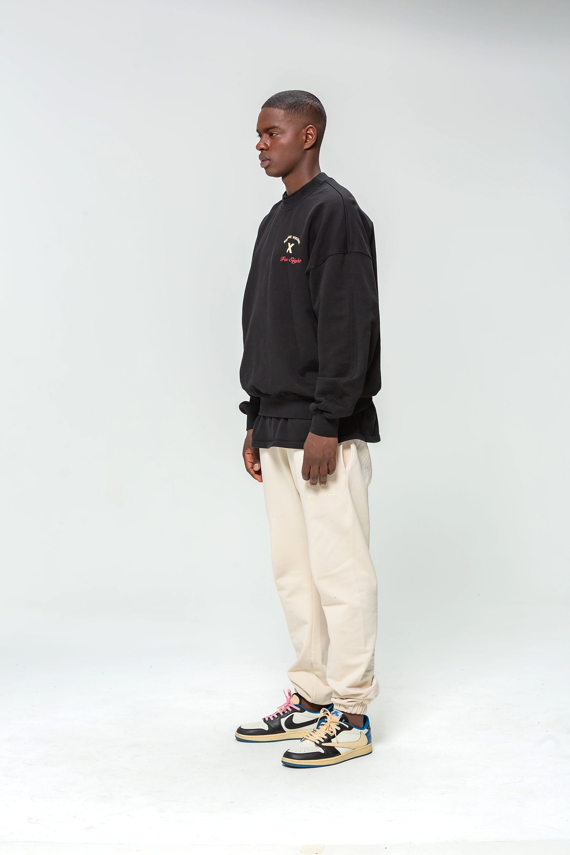 Sweatshirt Collar Black x CARRE VOLTAIRE model 1