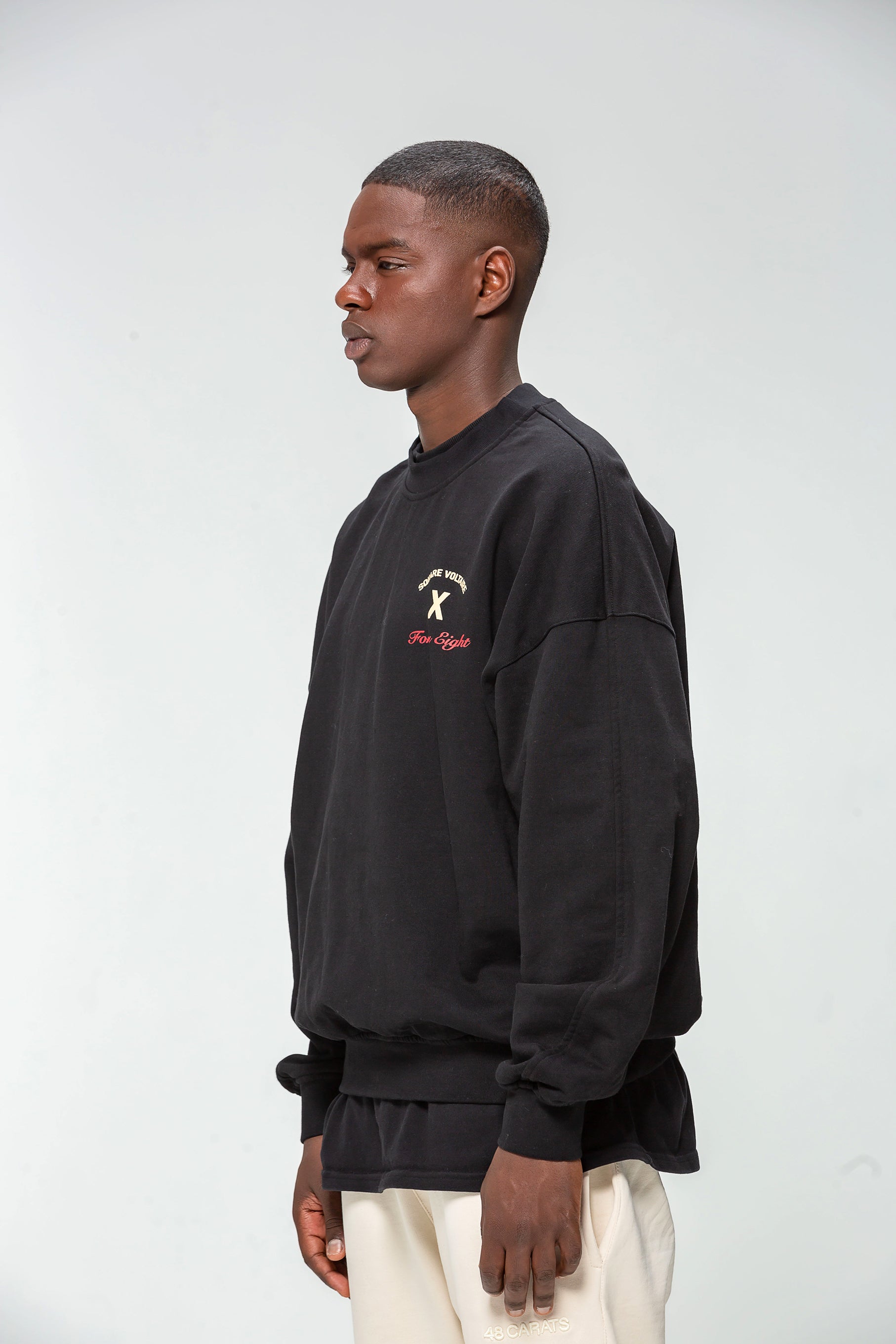 Sweatshirt Collar Black x CARRE VOLTAIRE model 1