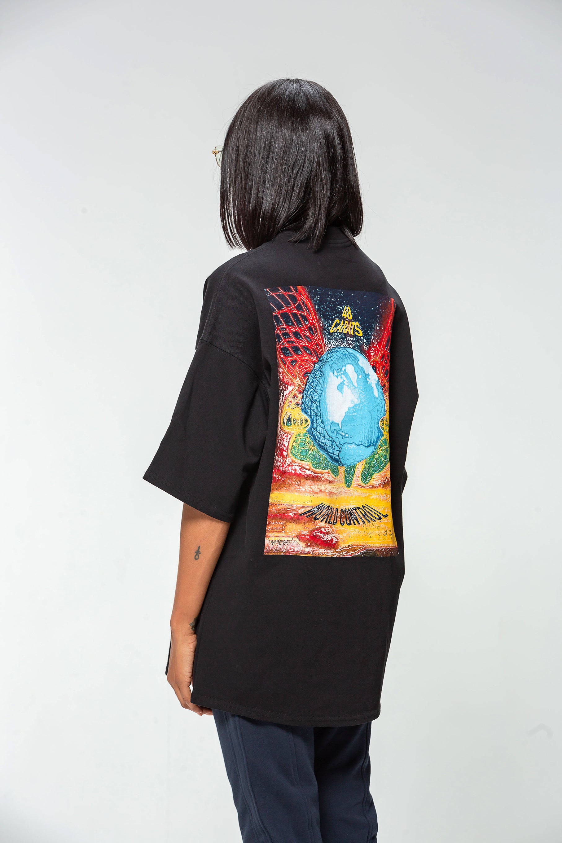 Black Oversize World control T-shirt